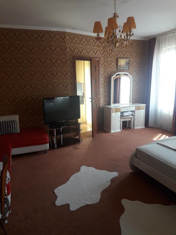 Kak Doma Aparthotel Odessa Exteriör bild